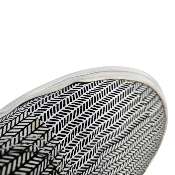 Vans Black & White Mixed Geo Authentic Slim Low Top Sneaker Size 9 Women 7.5 Men - Picture 3 of 16